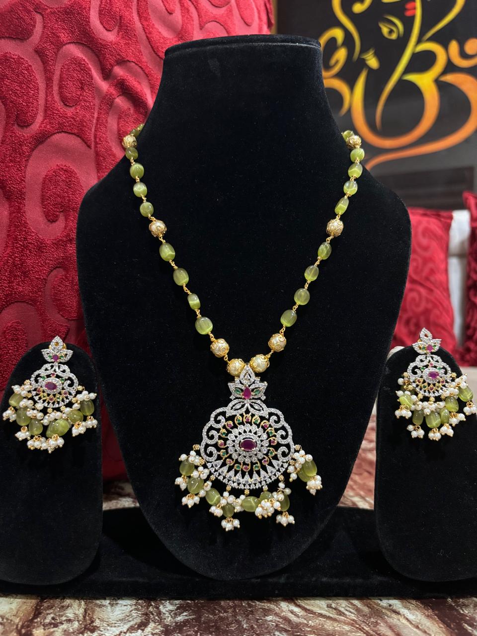 Beautiful Green Monalisa and White beads Chain