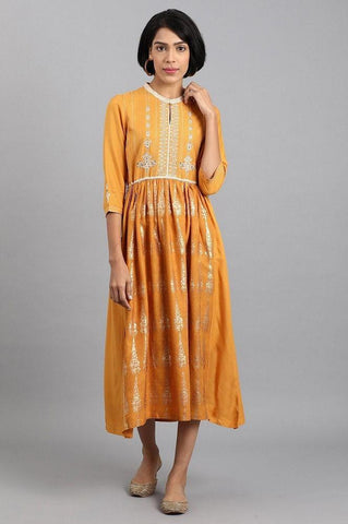 Yellow Mandarin Neck Embroidered kurta