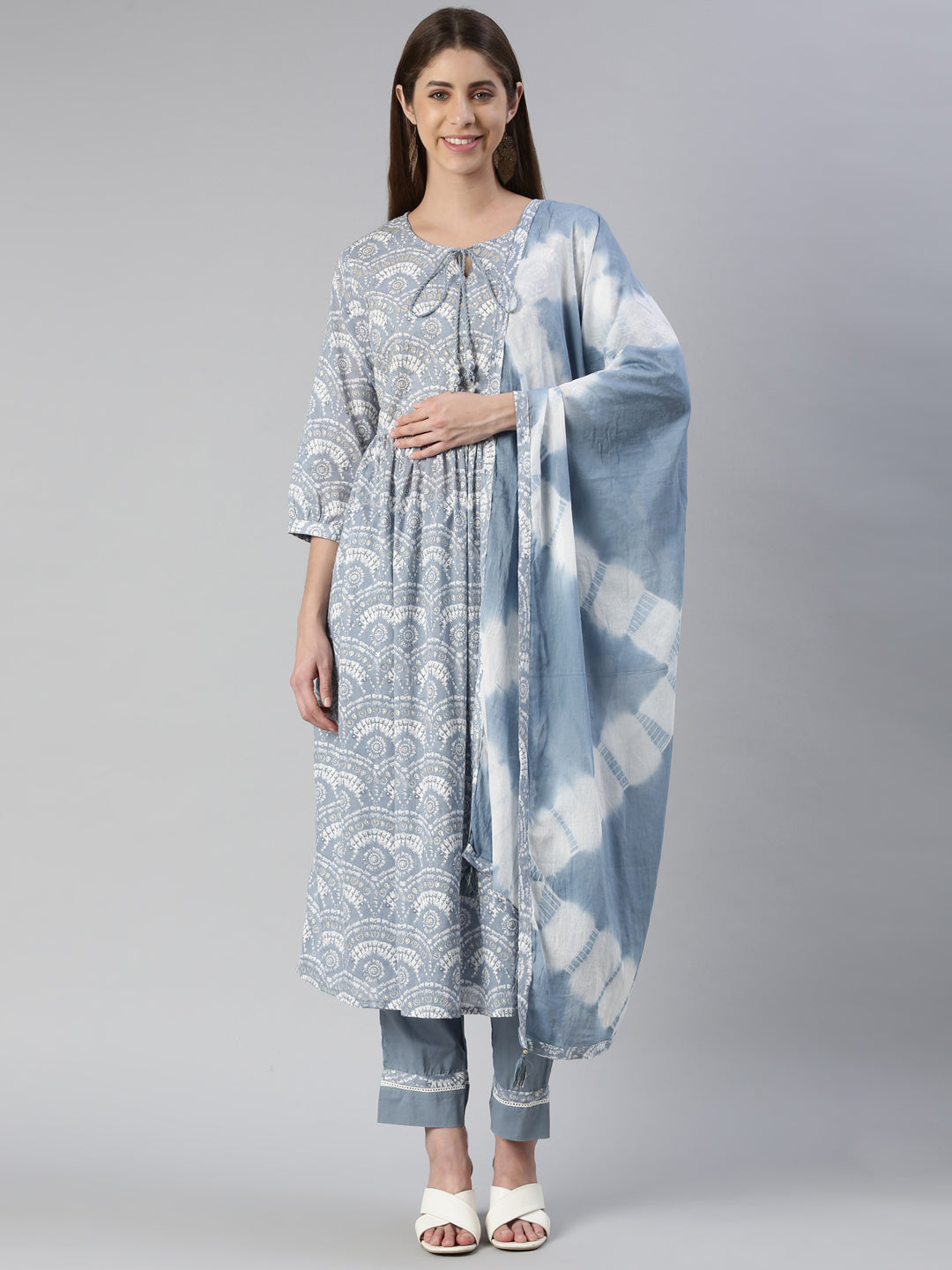 Neeru's Women Indigo Solid Calf Length Kurta And Trousers With Dupatta