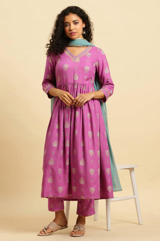 Purple Paisley Printed Gathered Kurta, Pants And Dupatta Set