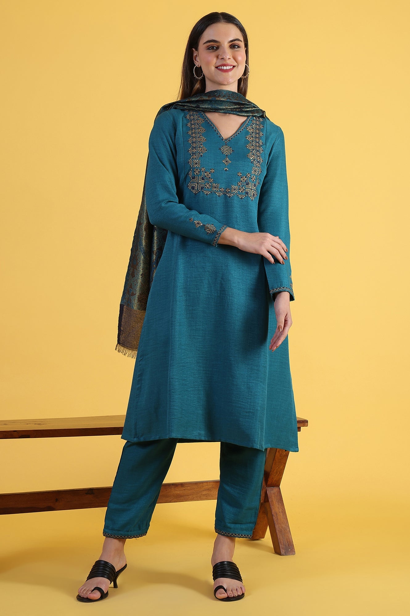 Blue Solid Zari Straight Kurta & Straight pant with Shawl Set