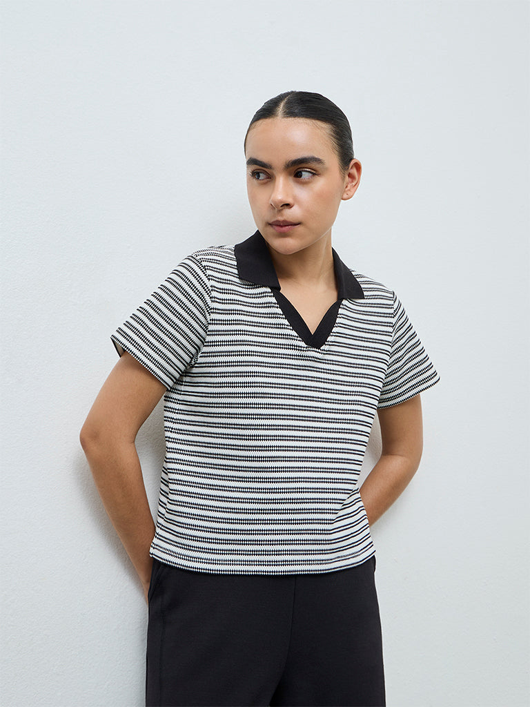 Nuoflexx Black Striped Cotton-Blend T-Shirt