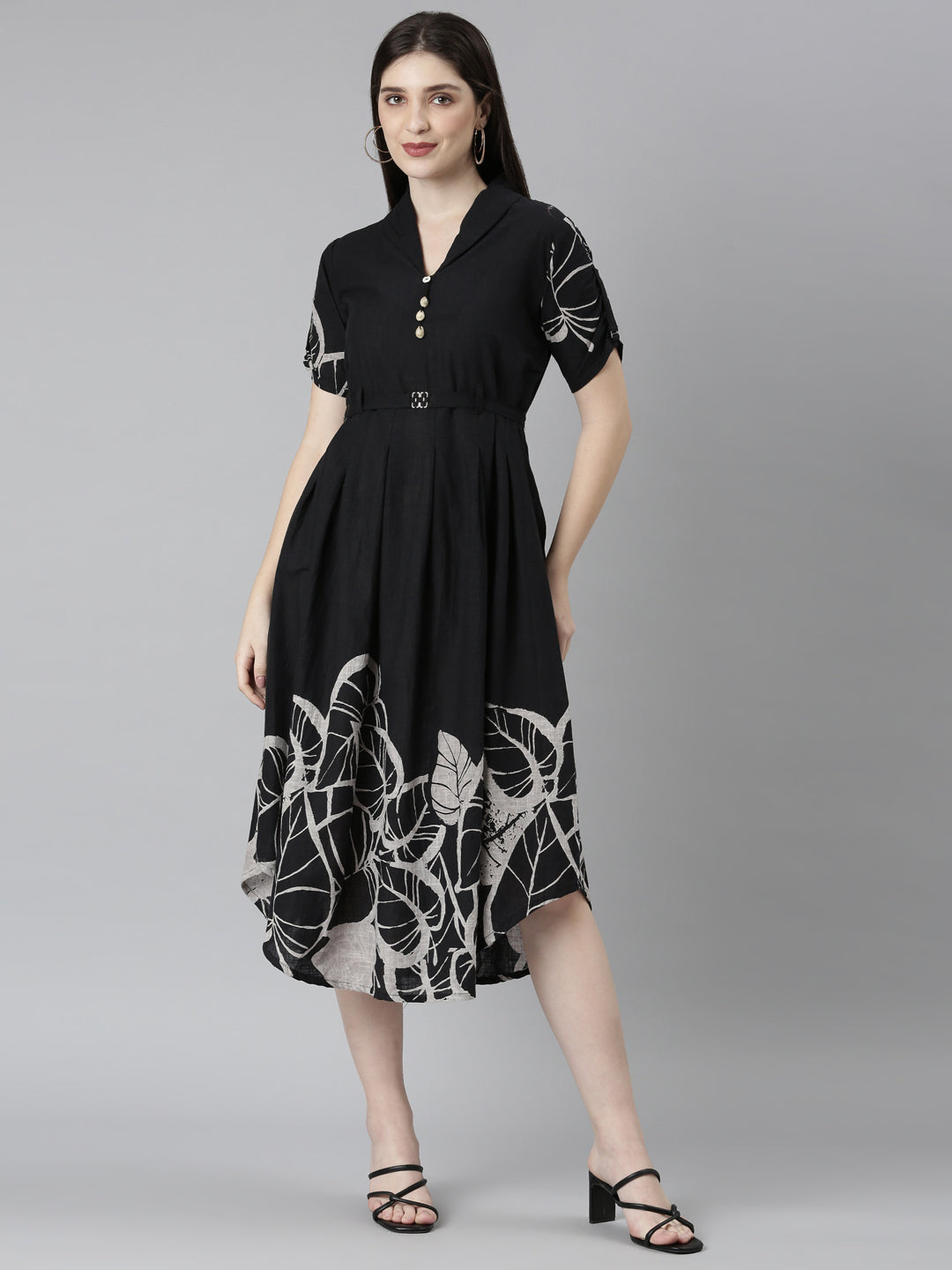 Neerus Black Regular Straight Tribal Kurtas