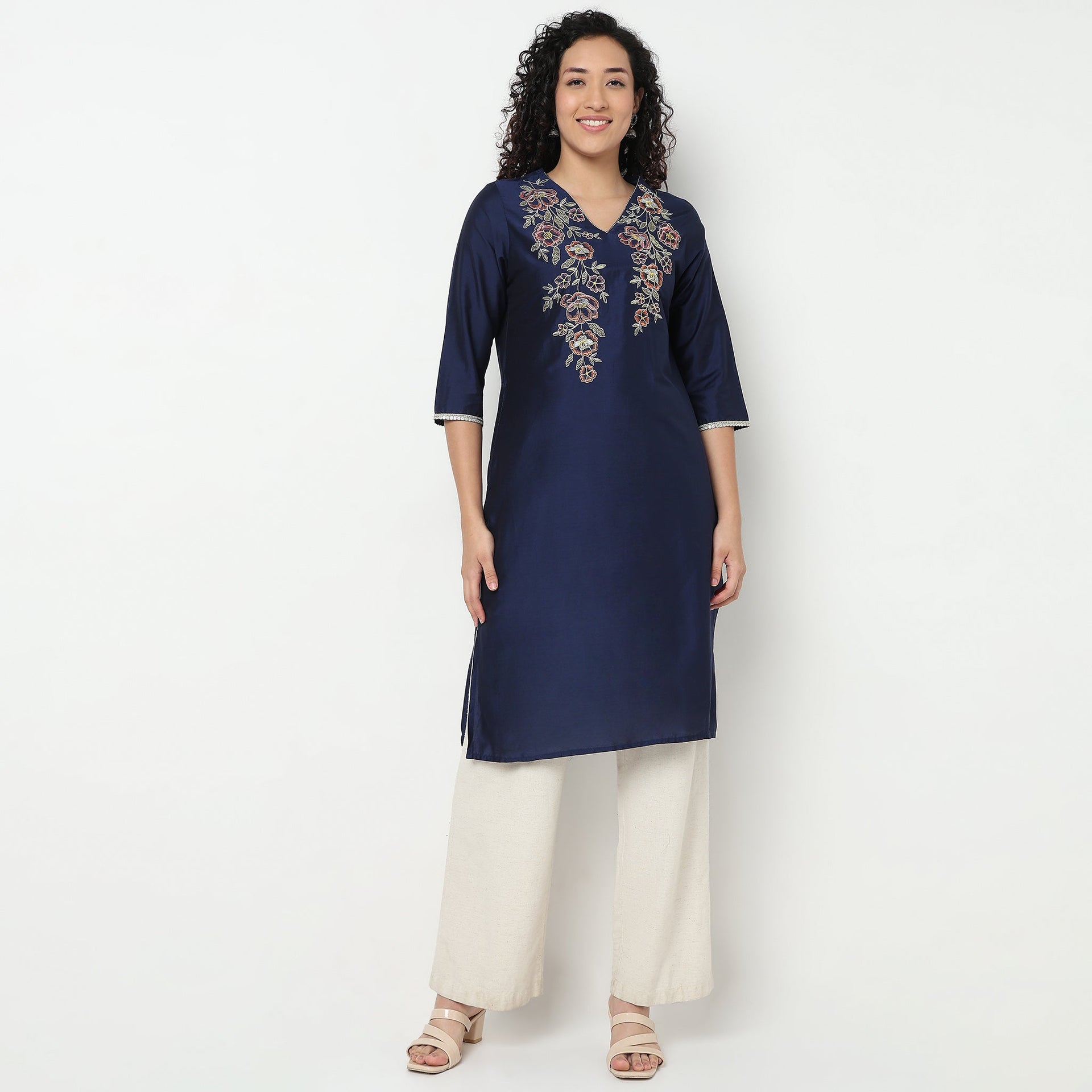 Embroidered V-Neck Kurta