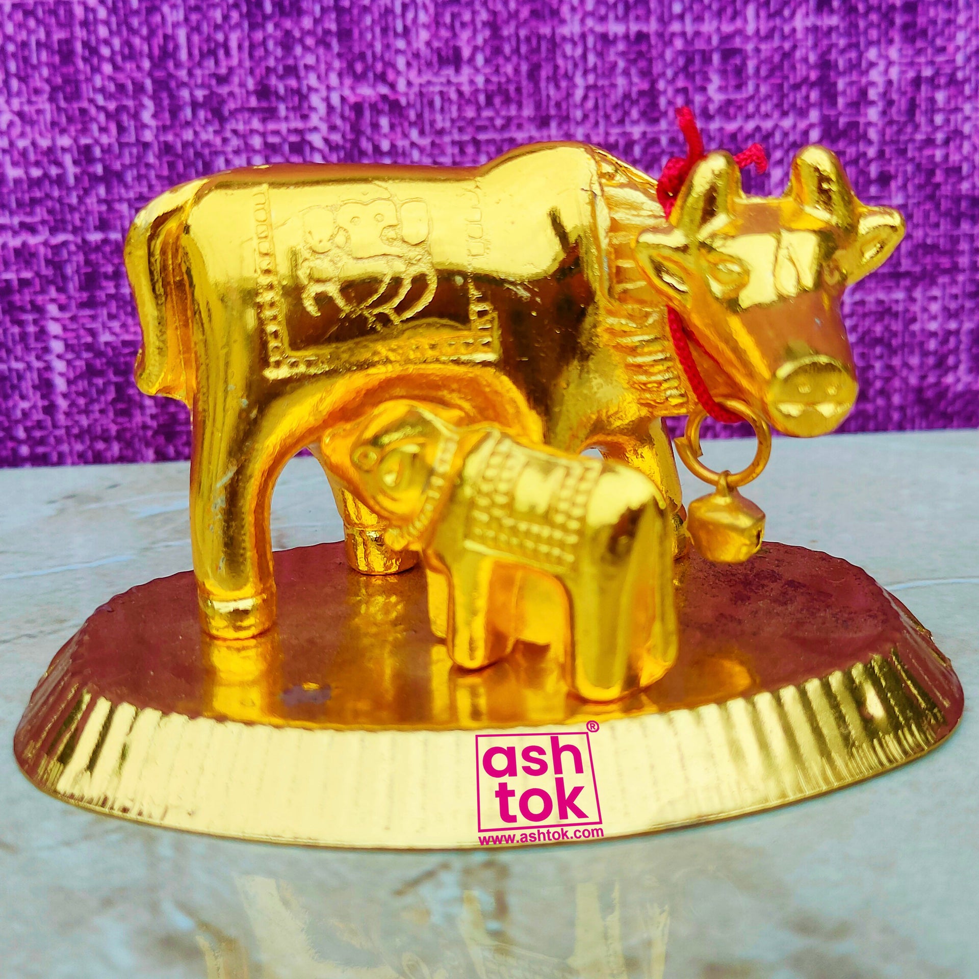 Kamdhenu Cow for puja Room, Cow Calf Idol (Dia 3 Inches)