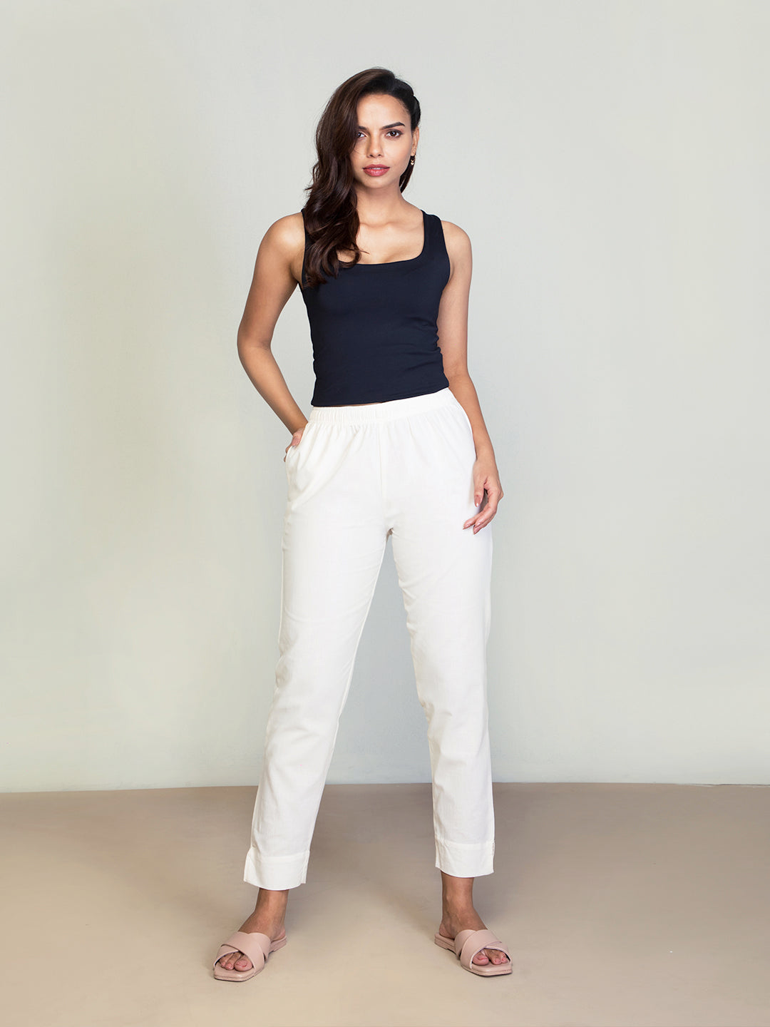 Women Solid Cream Cotton Pencil Pant