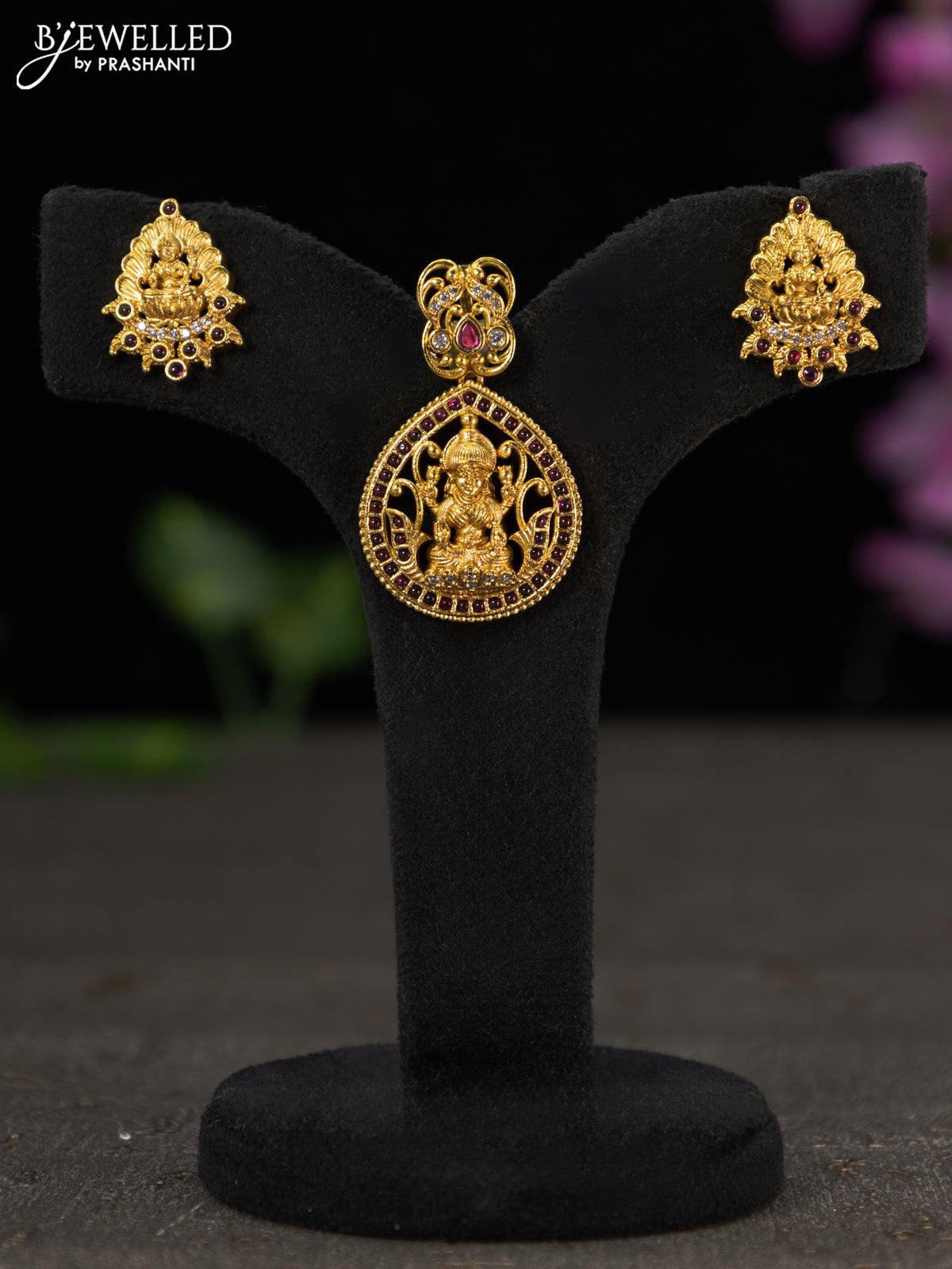 Antique pendant set lakshmi design with pink kemp stones