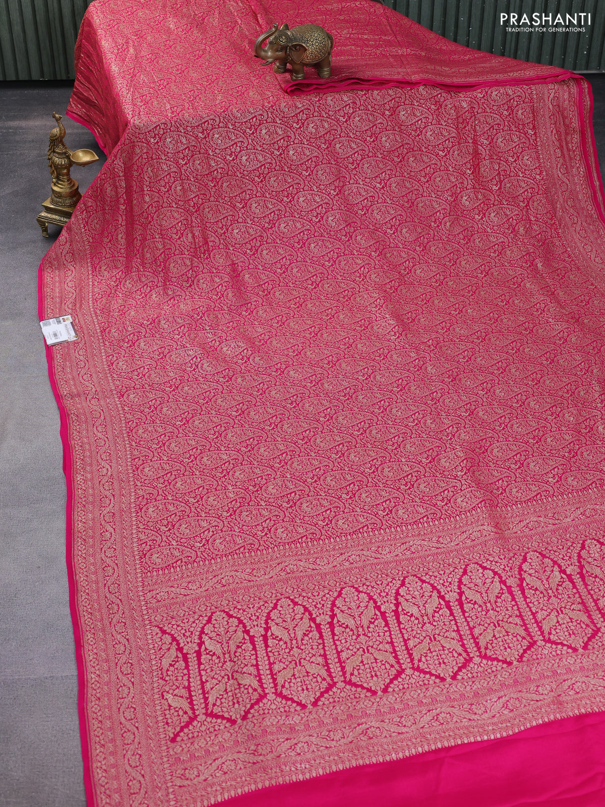 Banarasi crepe saree pink with allover thread & zari weaves and woven border