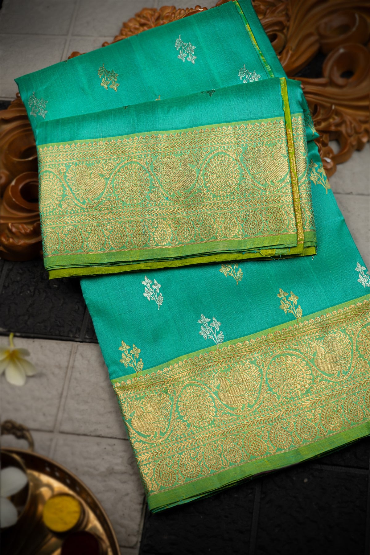 Uppada Silk Floral Buttis Sea Green Saree