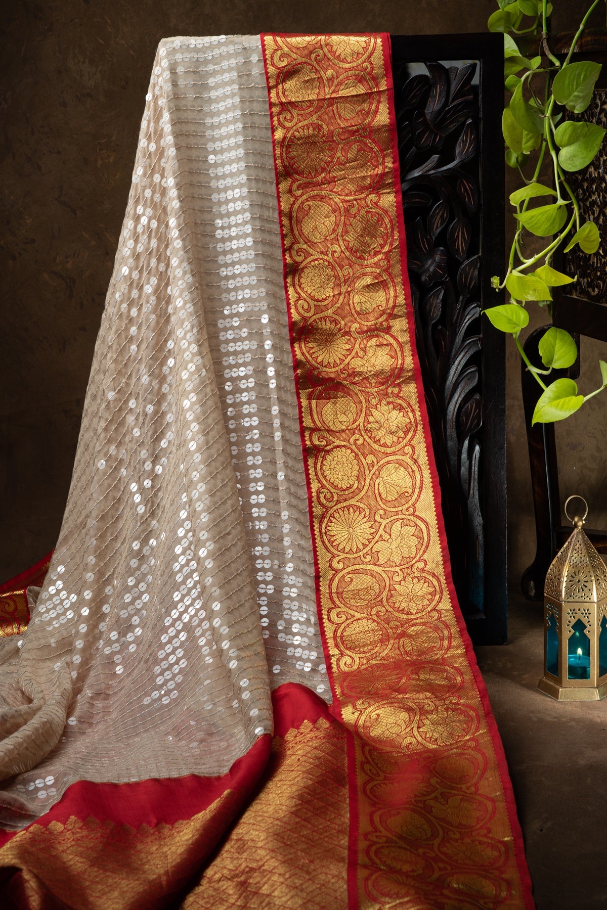 Here is How You Can Look Regal In A Classic Chikankari Saree - Tikli